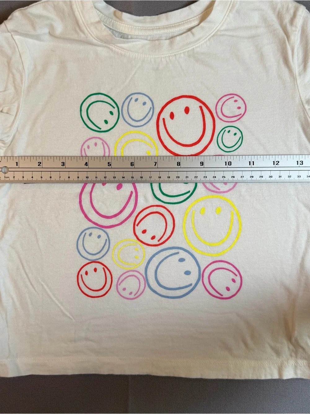 GAP kids szS(6-7) White Short Sleeve Tee with Multicolor Smiley Faces